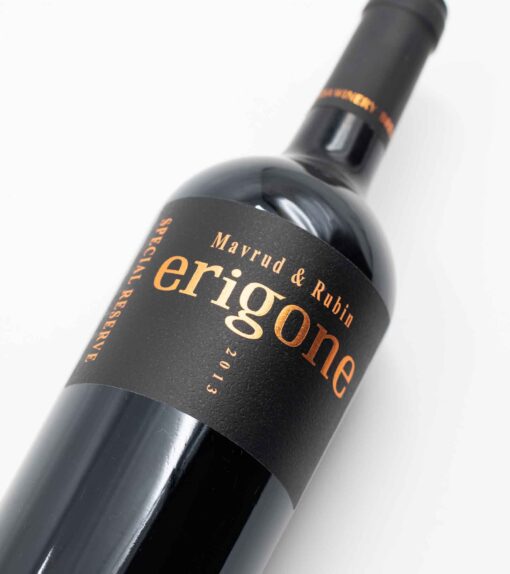 etiketa na fľaše bulharského vína Erigone Mavrud x Rubin Reserve