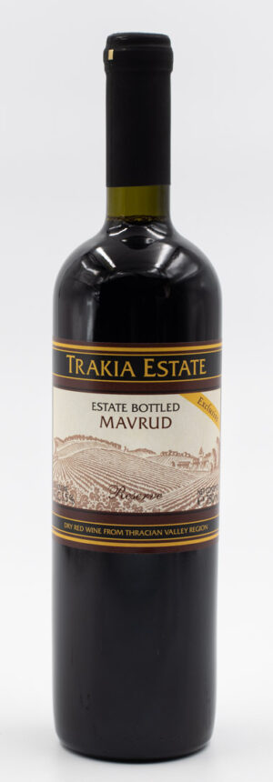 Fľaša červeného vína Trakia Estate odrôdy Mavrud z Bulharska.