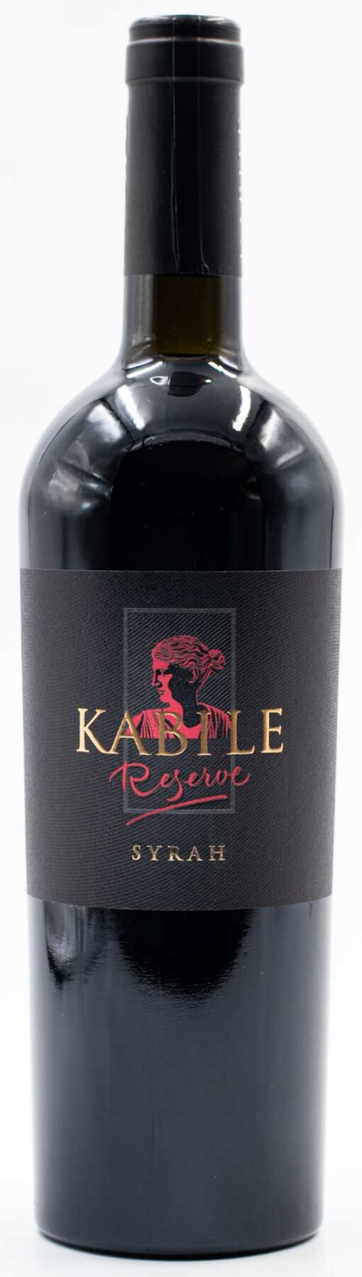 Flaša bulharského červeného vína Villa Yambol Kabile Syrah Reserve s elegantnou etiketou.